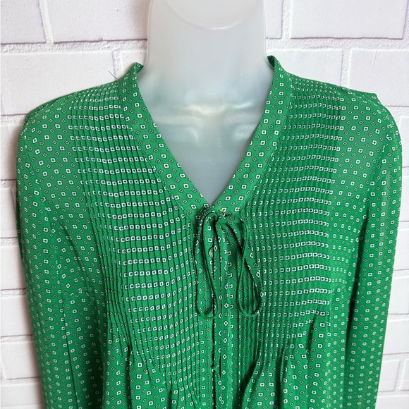MICHAEL Michael Kors Green Long Sleeve Tie Front Blouse/size PS - Picture 4 of 10